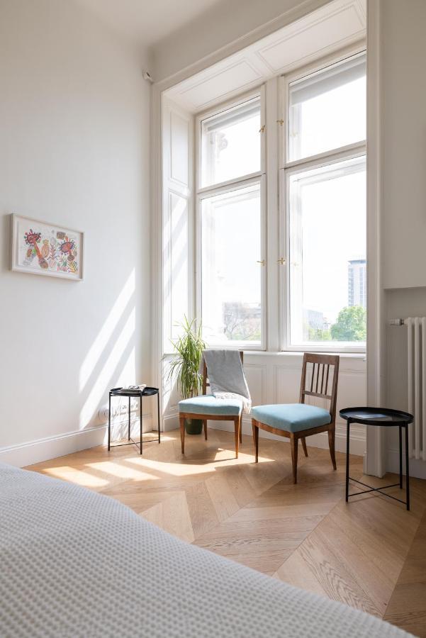 Stunning Apartment In City Center Viena Exterior foto
